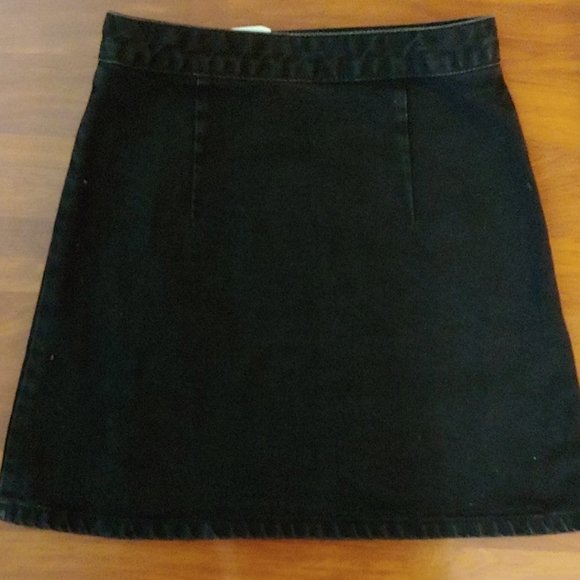 ASOS DESIGN Petite Denim skirt with side buttons - Picture 2 of 3